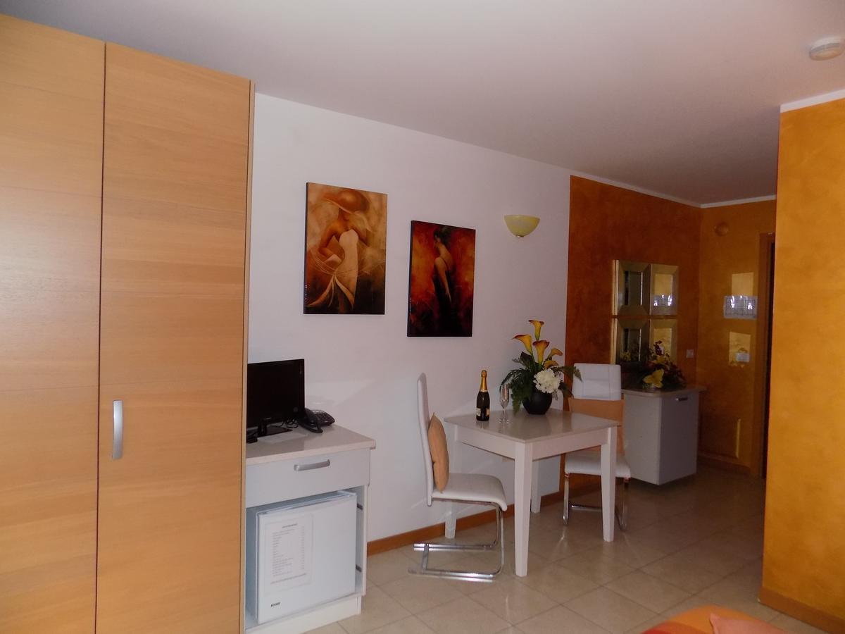 Hotel Residence Sole Фонтанафредда Экстерьер фото